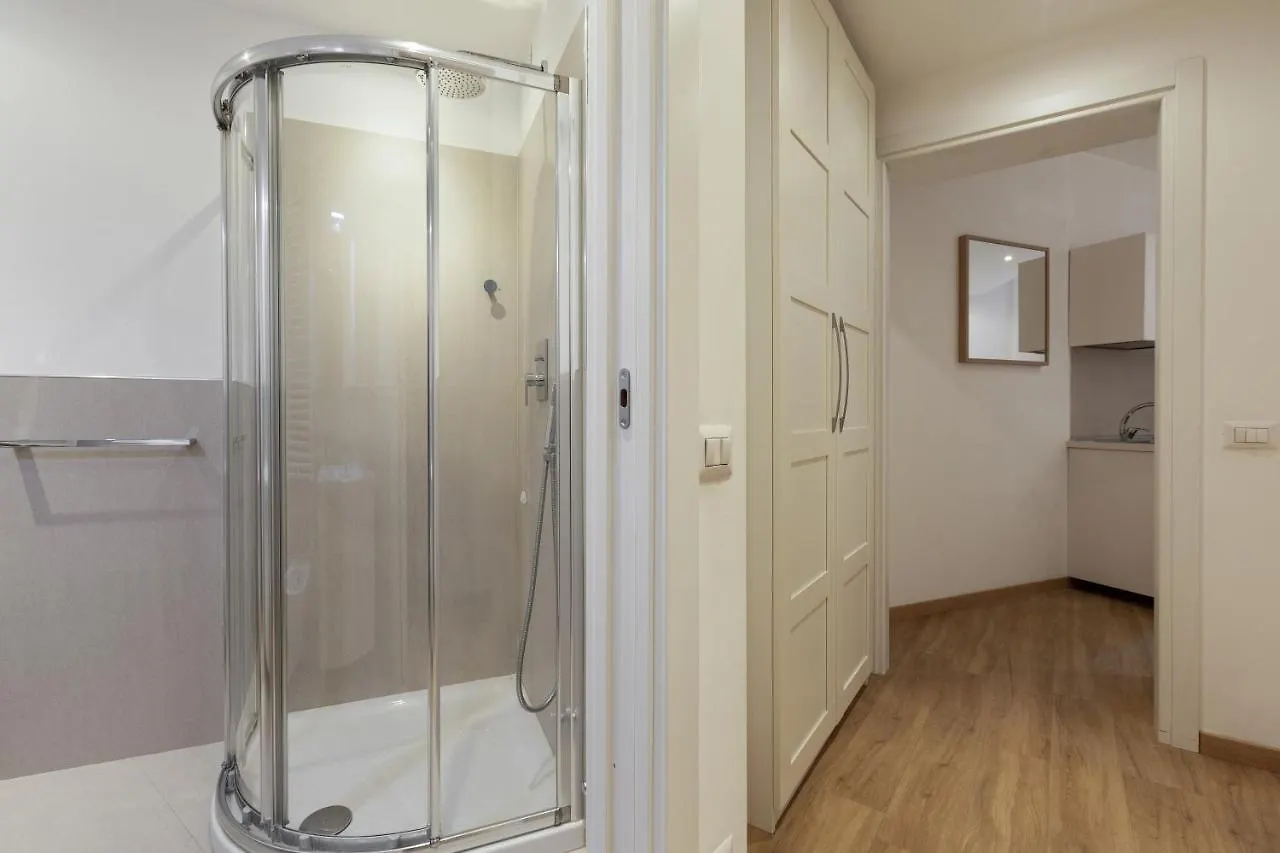 Top Accommodations In The Heart Of Milano! 0*,