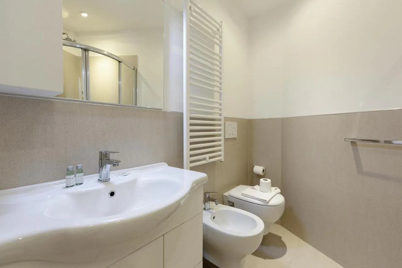 Top Accommodations In The Heart Of Milano! 0*, Milan Italy