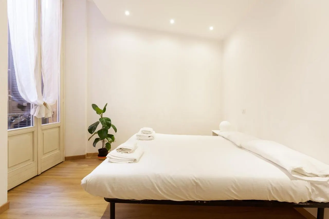 Top Accommodations In The Heart Of Milano! 0*, 밀라노